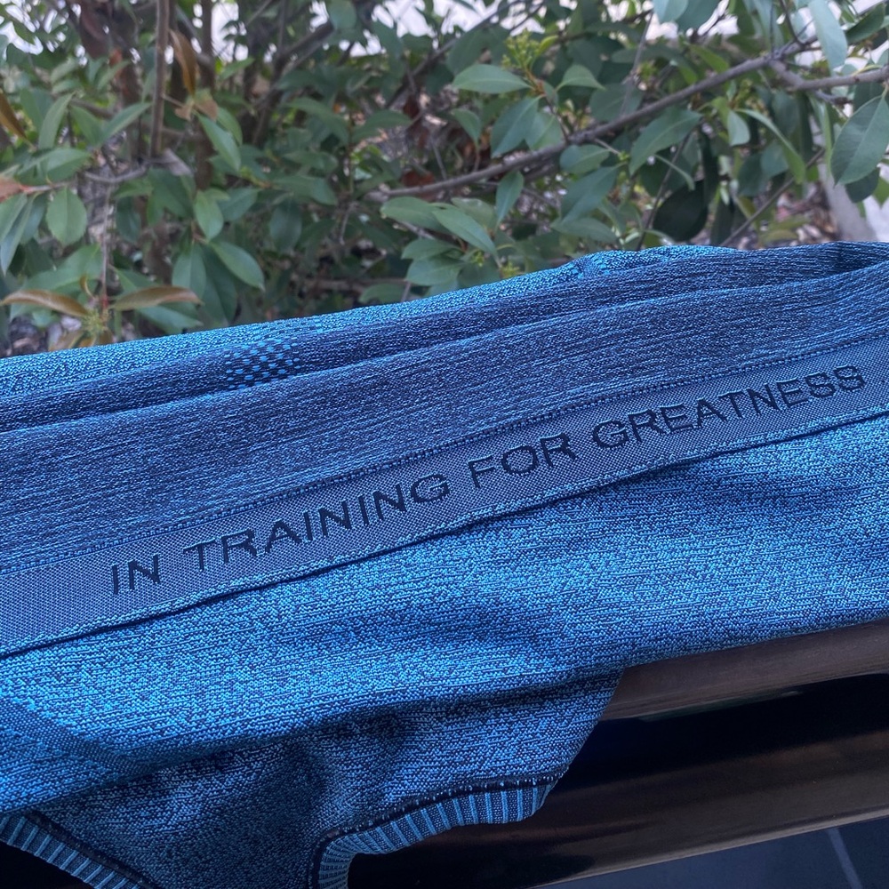 Lululemon Swiftly Tech Racerback Heathered Teal, Size 8 - Picture 10 of 13